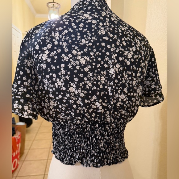 Altar'd State Black and White Floral Blouse - Picture 5 of 8